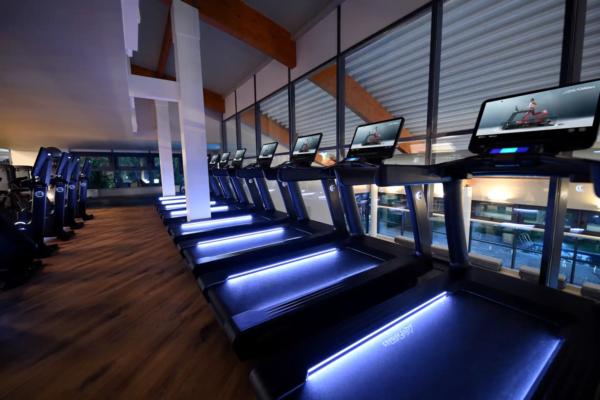 How Treadmill Surface Firmness Variety Enhances Member Experience