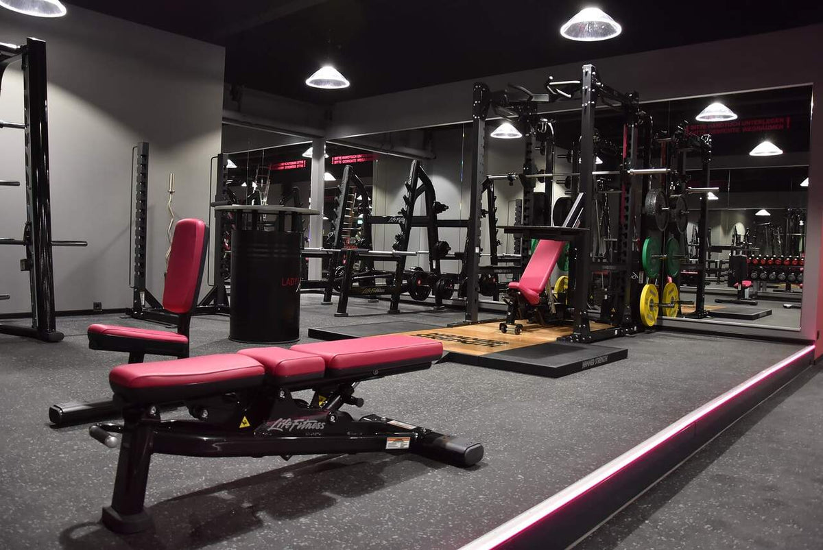 Thick Rubber Flooring: The Go-To Choice for High-Intensity Training Spaces