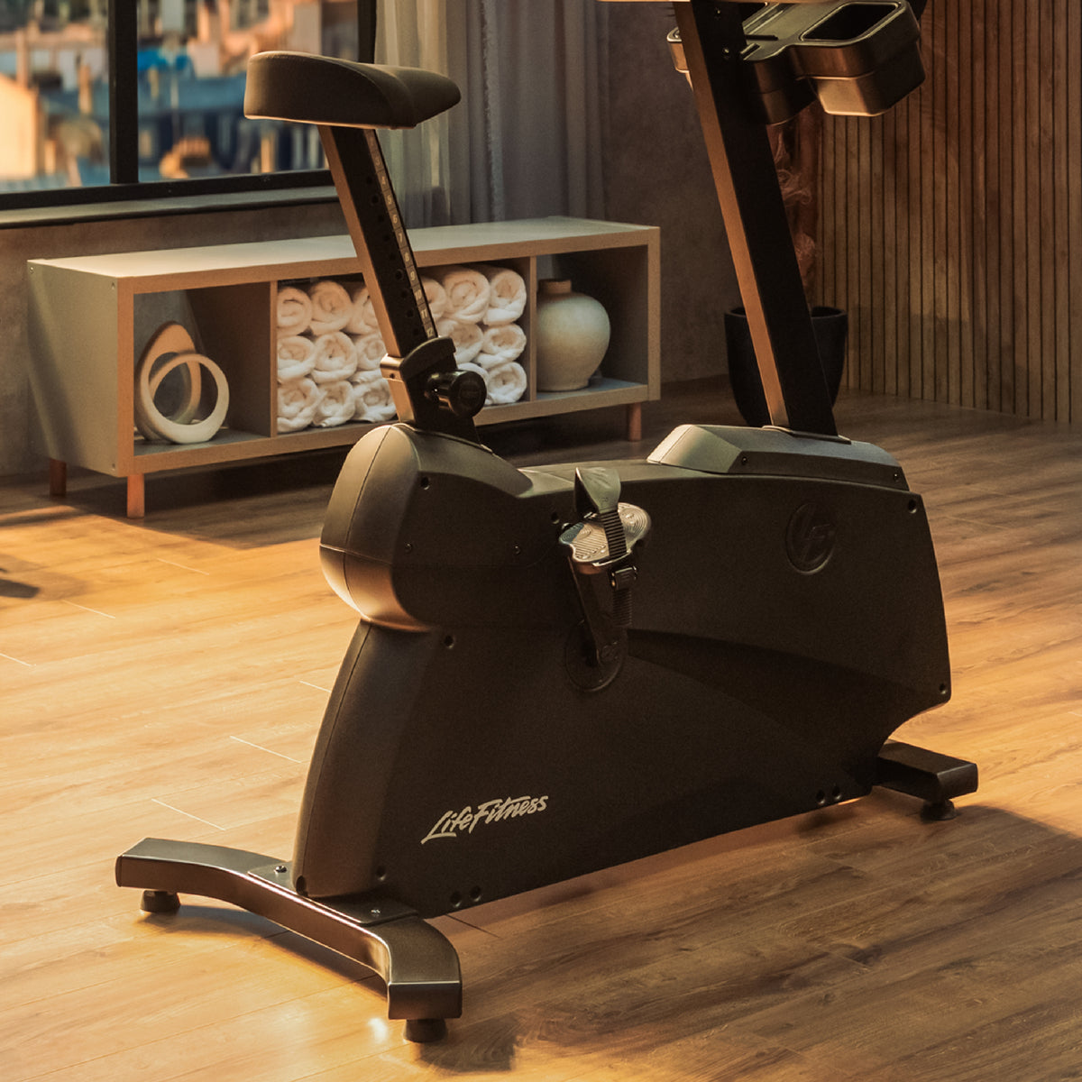 Life Fitness Atmos Upright Bike SL Console