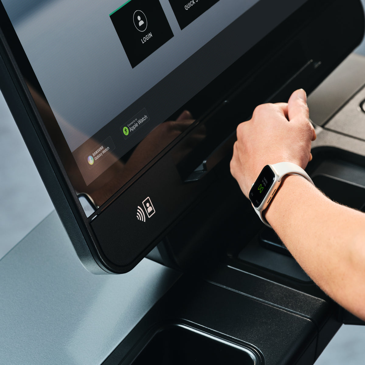 Life Fitness Symbio Runner 24" Console