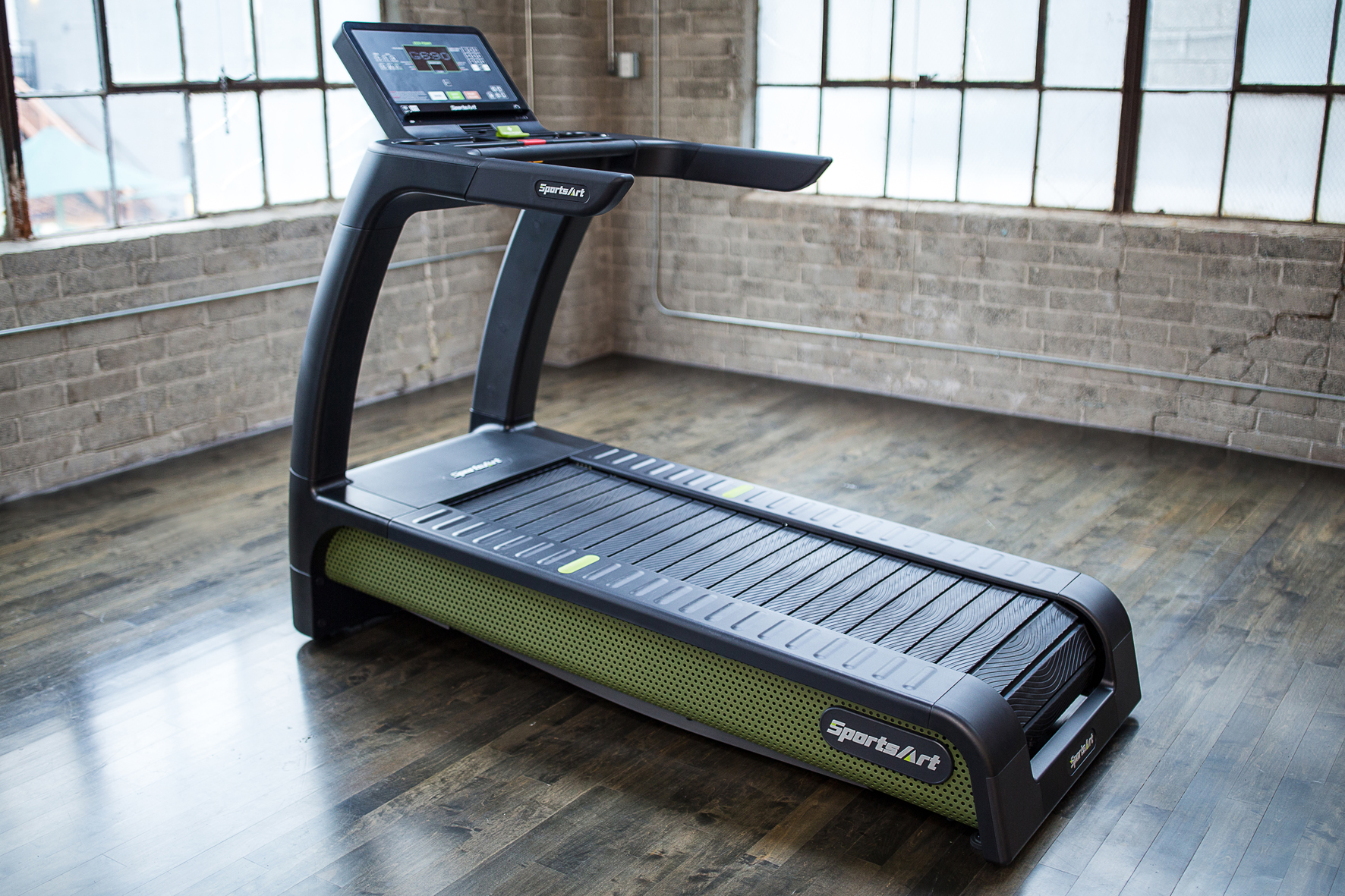 Is it worth buying reconditioned treadmill equipment F1 RECREATION